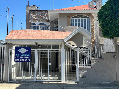 Casa En Venta En Jardines Del Sur