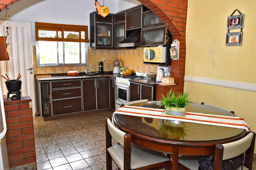 Imagen 5 de 30 de Increible Casa Multifamiliar!! 2 Deptos V. Adelina