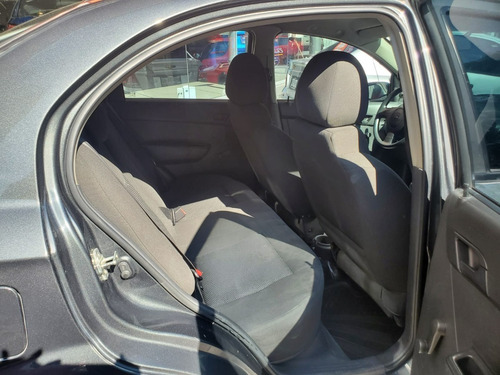 Imagen 14 de 15 de Chevrolet Aveo 2017 Manual (5400)