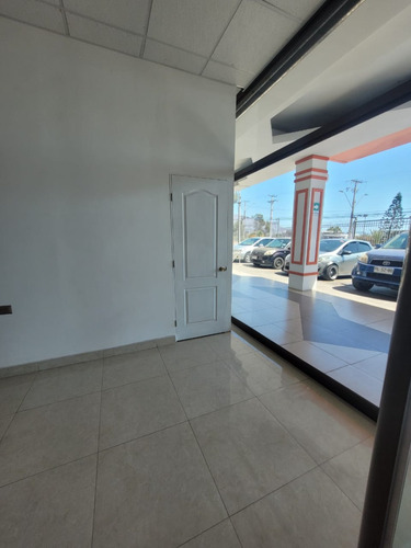 Local Comercial En Arriendo - Av. Francisco Bilbao - Piso 1