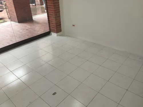 Local En Arriendo/venta En Parque Central Bavaria. Cod A1614513