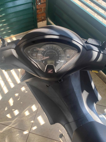 Imagem 8 de 13 de Honda Biz