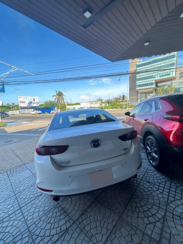 Mazda 3 Signature