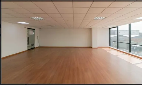 Oficina En Arriendo De 97m2, 2 Parqueaderos.. Cod V4927