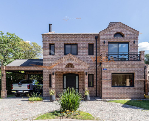 Casa En Venta En El Casco De Moreno
