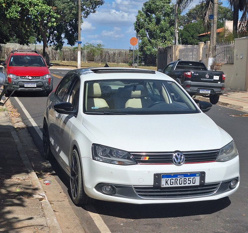 Volkswagen Jetta 2.0 Comfortline Flex 4p Automática