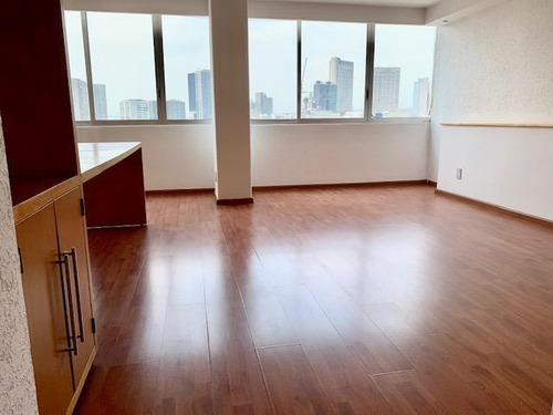 Polanco (lamartine) Penthouse En Dos Niveles De 330m2, 3 Amplias Recámaras, Terraza, Balcón, Vista Panorámica. Excelente Ubicación