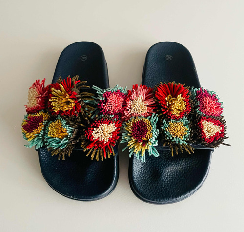 Sandalias Con Flores Talle 38