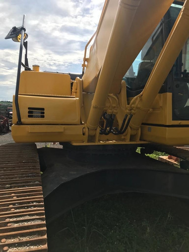 Escavadeira Komatsu Hidráulica Pc 240 Ano 2013