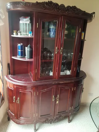 Se Vende Juego De Comedor Luis Xv Labrado En Cedro Y Bife (Usado)