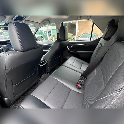 Toyota Hilux SW4 2.8 D-4D TURBO DIESEL SRX PLATINUM 7L 4X4 AUTOMÁTICO