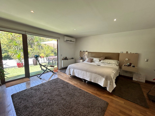 Casa En Venta En El Arrayán, Santiago Amplia Y Luminosa