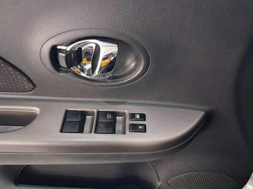 Nissan March 1.6 SL 16V FLEXSTART