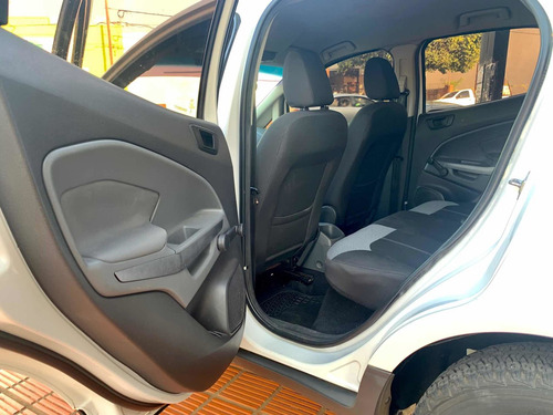 Imagen 9 de 11 de Ford Ecosport 2014 1.6 S 110cv 4x2