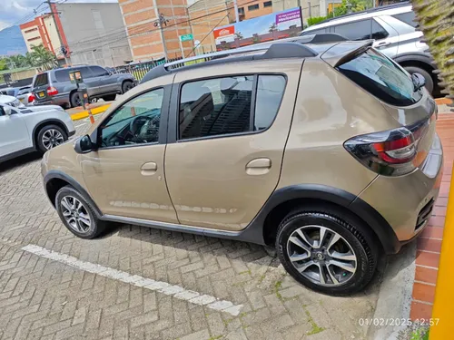 Renault Stepway 1.6 Intense Automática