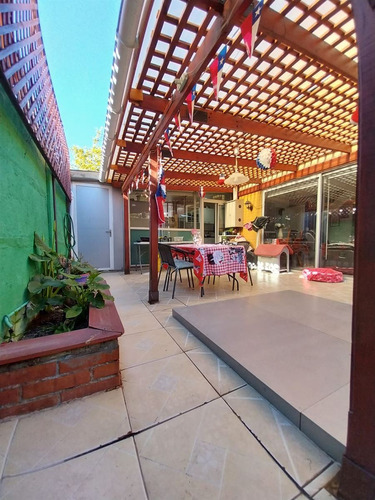 Casa En Venta De 3 Dorm. 2 Baños, En Puente Alto