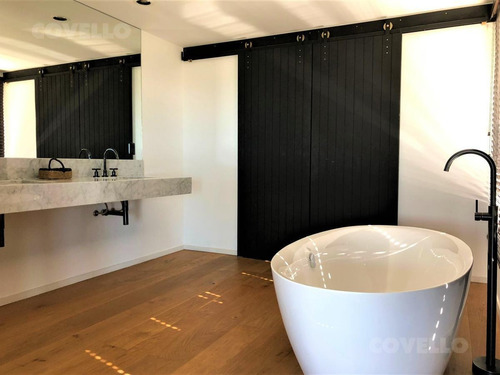 Imagen 14 de 21 de Venta De Casa En Punta Piedra, 3 Dormitorios En Suite Mas Dependencia De Servicio