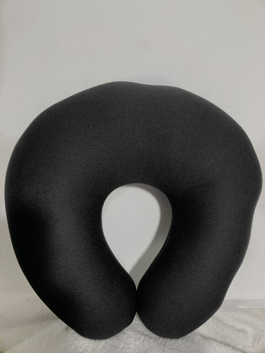 Imagem 4 de 9 de Kit Viagem Com Almofada De Pescoço E Tapa Olhos Gato Preto