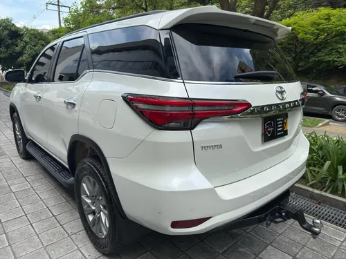 Toyota Fortuner Srv 2022 2.7cc 4x2 At