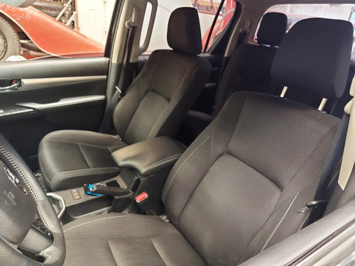 Toyota Hilux 2.8 Cd Srv 177cv 4x2 2017