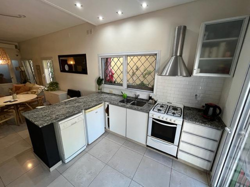 Casa En Excelente Estado Con Piscina
