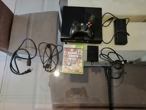 Xbox 360 E Seminueva  Con Cables Originales, Control Y Juego