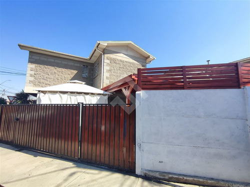 Casa En Venta De 3 Dorm. En Puente Alto