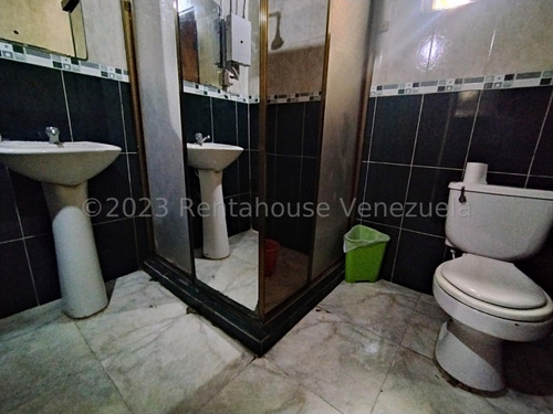 Casa En Venta En El Limon Maracay Aragua 24-15568 Irrr