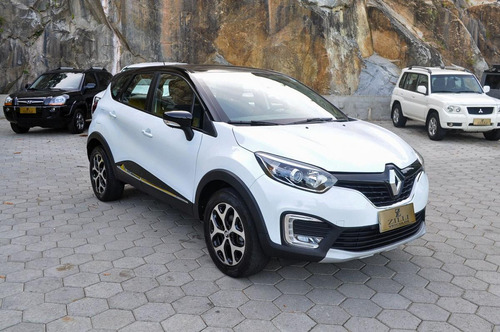 Renault Captur INTENSE 1.6 AT