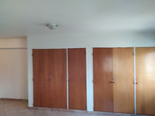 Imagen 10 de 17 de Vendo Apartamento 80m2. Mañongo. Julio 2022. Sandra Niño