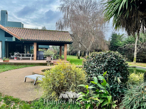 Casa En Venta De 4d3b De 365m2 En Condominio La Reina. Talca