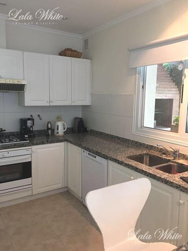 Imagen 8 de 28 de Venta - Casa En Saint Thomas Sur