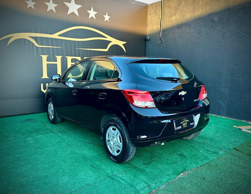 Chevrolet Onix ONIX HATCH LT 1.0 8V FlexPower 5p Mec.