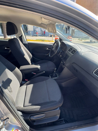 Volkswagen Vento 1.6 Confortline Mt