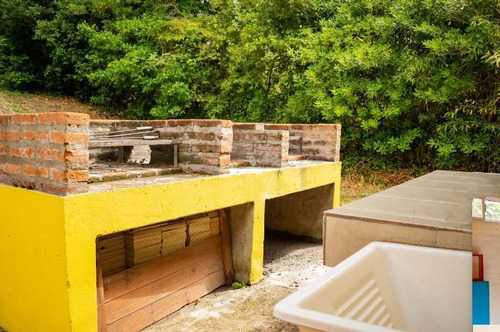 Venta De Hostel La Gran 7 + Departamento - Villa Gesell