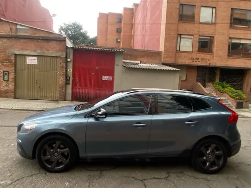 Volvo V40 2.5 T5 Cross Country Awd