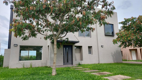 Casa En Barrio San Matias Lote Interno 6 Ambientes Con Pileta