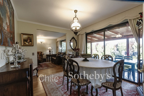 Casa En Venta De 5 Dorm. En Lo Barnechea