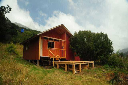 Parcela Con Casa, Cabañas Y Orilla De Rio (72944)