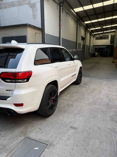 Imagen 5 de 10 de Jeep Grand Cherokee 2018 6.4 Srt-8 At