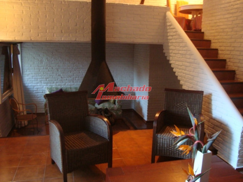 Casa De Cuatro Dormitorios Con Piscina - San Rafael- Ref: 5524