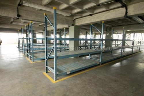 Imagen 3 de 13 de Livy Ramírez Alquila Galpón En Boleíta Norte Mls #23-13310