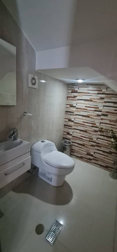 Venta Hermoso Tonwhouse Remodelado En Las Trinitarias San Diego Con Pozo De Agua