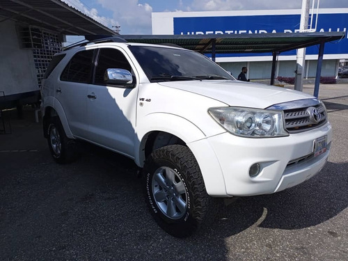 Imagen 7 de 16 de Toyota Fortuner Sr