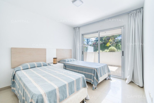 Imagen 9 de 24 de Muy Buen Apartamento De Tres Dormitorios Y Parrillero En Venta En El Golf De Punta Del Este - Punta Del Este Rincón Del Indio
