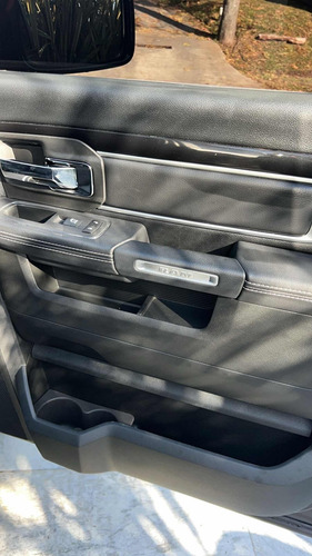 RAM 1500 5.7 Laramie Atx V8