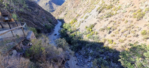 C. Farellones Km 7 Orilla De Río Genera Renta (3 Casas)