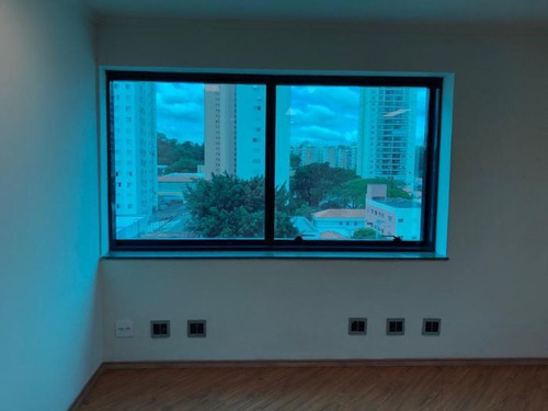 Imagem 3 de 18 de Sala Comercial À Venda Na Rua Américo Brasiliense, Chácara Santo Antônio (zona Sul), São Paulo - Sp - Liv-15263