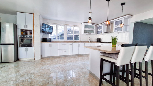 Venta Exclusiva Casa En Urbanización El Parral Valencia Cod Ac 24837