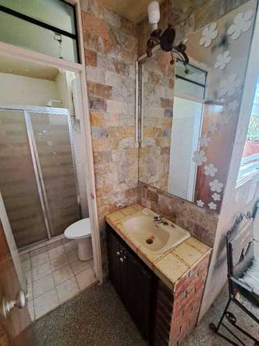Ventaapartamento Ubicado En Los Teques - Santa Teresa